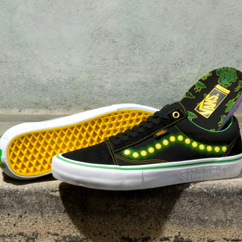 NIB! Vans × Shake Junt Old School Pro Skate Shoes